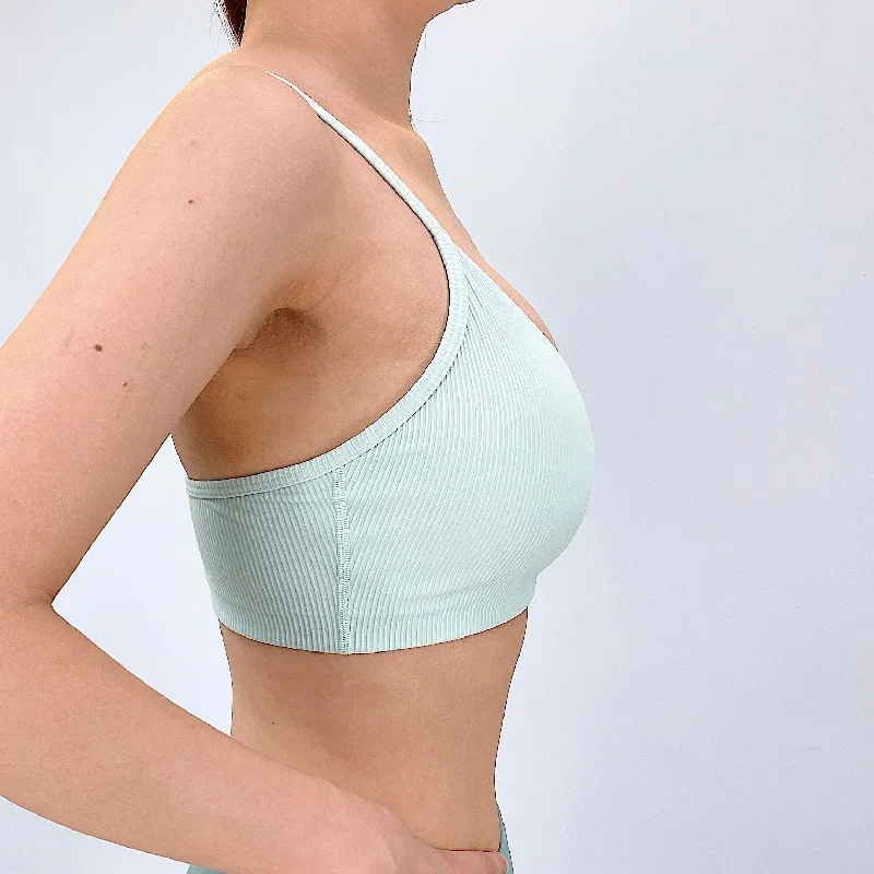 new-textured-slim-sports-bra-bubble-gum