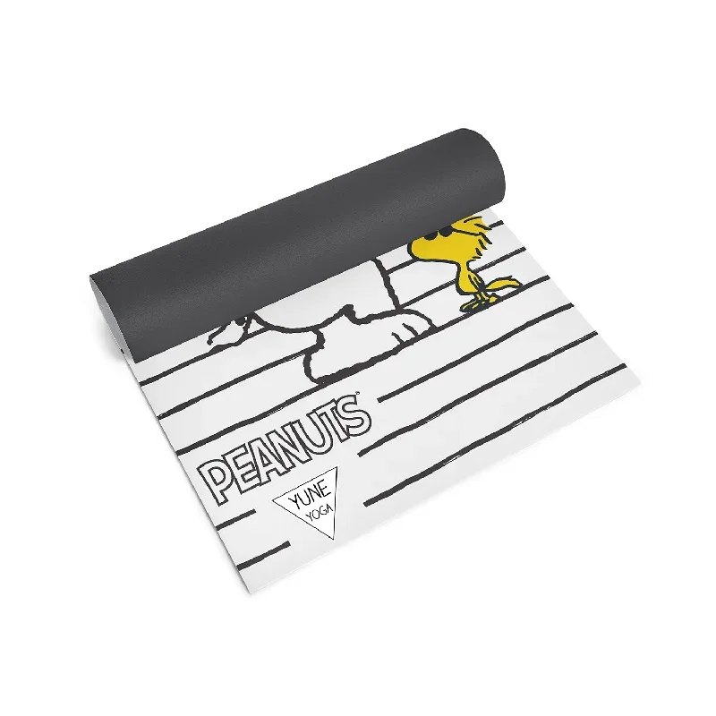 peanuts-x-yeti-yoga-snoopy-joe-cool-yoga-mat