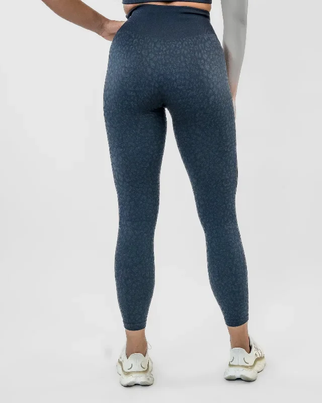 seamless-7-8-leggings-midnight-cheetah